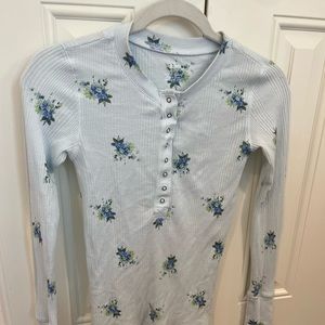 women’s aerie waffle-knit long sleeve half button up size xs